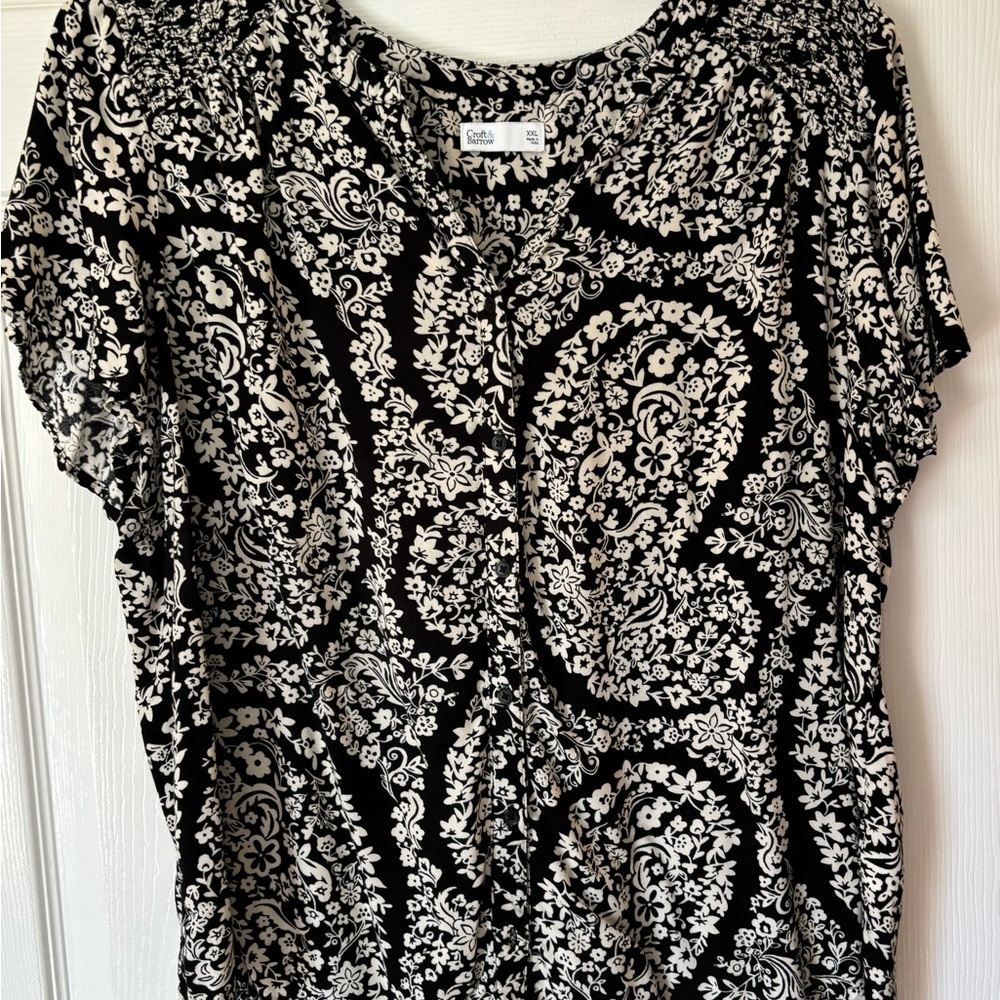 Croft & Barrow Monochrome Floral Blouse